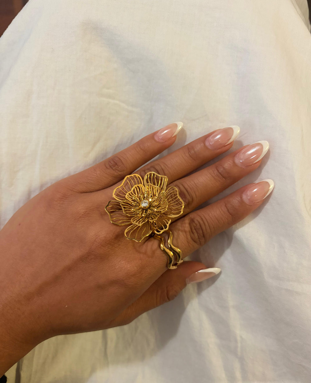 Floral statement ring in 304 stainless steel with PVD coating