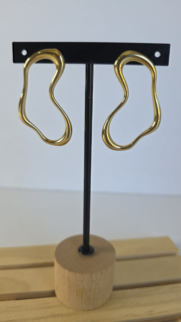 Golden Flow Earrings in 14k gold PVD stainless steel